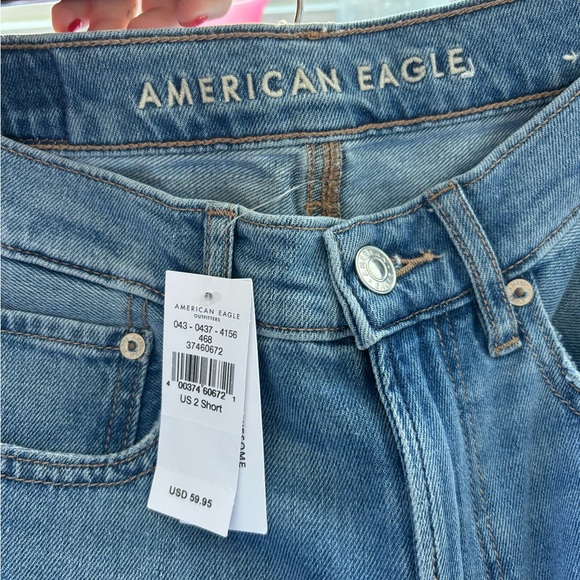 Brand new size 2 American Eagle mom jeans - Picture 3 of 4
